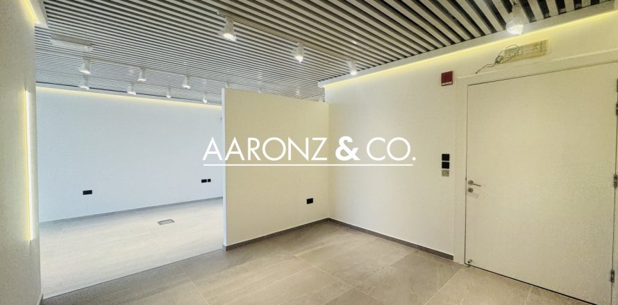 Oficina en Business Bay, Dubai, 100 m², № 78227