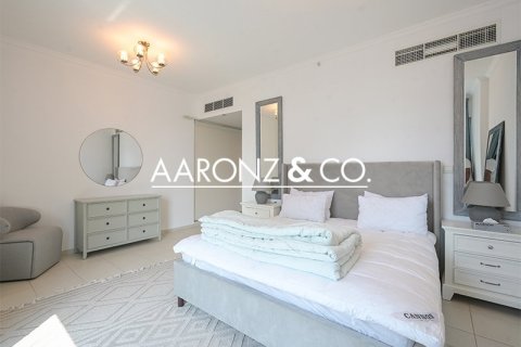 Apartamento en Downtown Dubai (Downtown Burj Dubai), Dubai, 3 dormitorios, 241 m², № 78223 - foto 9
