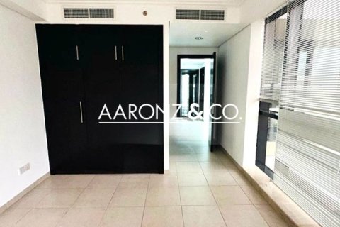 Apartamento en Jumeirah Lake Towers, Dubai, 2 dormitorios, 83 m², № 78239 - foto 5