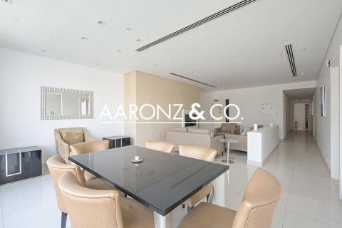 Apartamento en Business Bay, Dubai, 3 dormitorios, 194 m², № 78237 - foto 3
