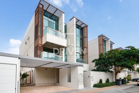 Villa en Meydan, Dubai, 6 dormitorios, 512 m², № 20434 - foto 8