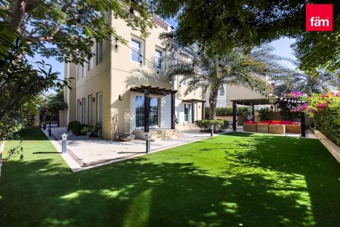 Villa en Dubai, 3 dormitorios, 541.8 m², № 83677 - foto 2