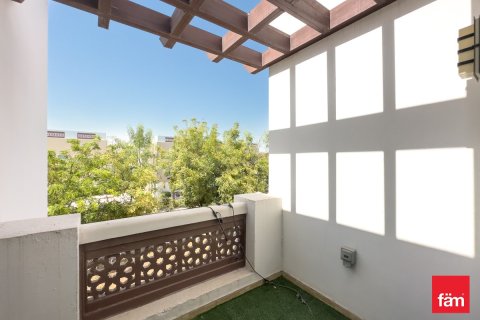 Villa en Dubai, 3 dormitorios, 541.8 m², № 83677 - foto 14