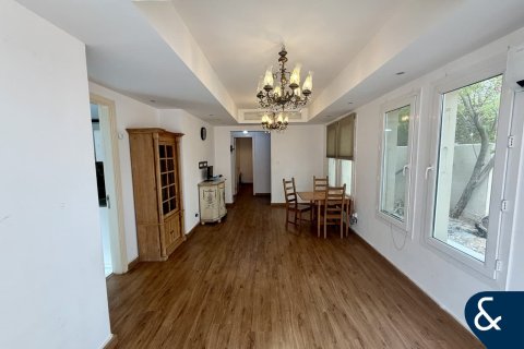 Вилла в Springs 15, The Springs, Дубай, 2 спальни, 167м², № 91483