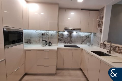 Снять в аренду квартиру в Icon Tower 2, Джумейра Лейк Тауэрс, Дубай: 2 спальни, 91м², № 91467 - фото 5