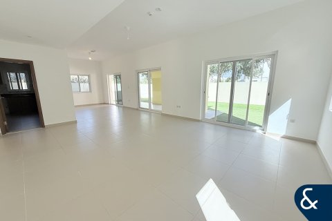 Снять в аренду виллу в Villanova, Dubai Land, Дубай: 5 спален, 450м², № 91484 - фото 3