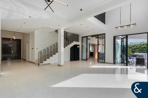 Снять в аренду виллу в Jumeirah Islands, Дубай: 5 спален, 1139м², № 91480 - фото 3