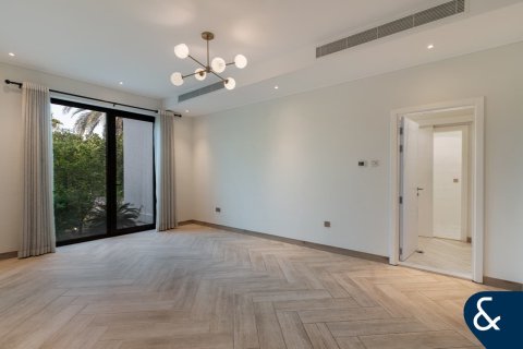 Снять в аренду виллу в Jumeirah Islands, Дубай: 5 спален, 1139м², № 91480 - фото 11