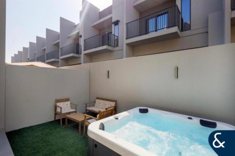 Снять в аренду таунхаус в District 7, Мохаммед Бин Рашид Сити, Дубай: 2 спальни, 110м², № 91481 - фото 24