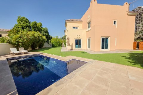 Villa en Dubai Sports City, Dubai, 5 dormitorios, 772 m², № 96887 - foto 11