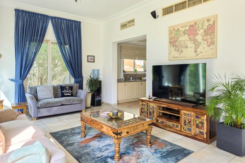 Villa en Dubai Sports City, Dubai, 5 dormitorios, 772 m², № 96887 - foto 2