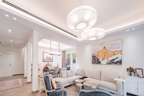 فيلا في دبي 4 غرف نوم, 578 م² رقم 96872 - صورة 2