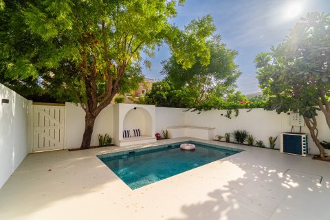 Купить таунхаус в Дубае: 4 спальни, 236м², № 96879 - фото 12