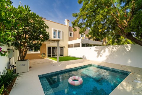 Купить таунхаус в Дубае: 4 спальни, 236м², № 96879 - фото 20