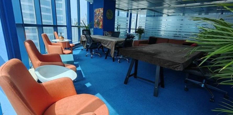 Commercial property in Jumeirah Bay Towers, Jumeirah Lake Towers, Dubai 999 bedrooms, 100 sq.m. № 61171