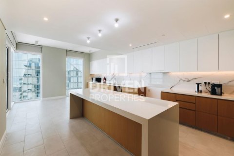 Penthouse in La Vie, Jumeirah Beach Residence, Dubai 5 bedrooms, 412 sq.m. № 20616 - photo 9