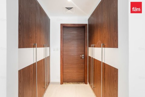 Apartment in Al Kifaf, Dubai 2 bedrooms, 151.5 sq.m. № 114329 - photo 16
