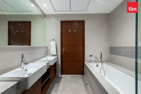 Apartment in Al Kifaf, Dubai 2 bedrooms, 151.5 sq.m. № 114329 - photo 21