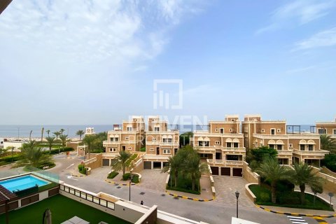 Appartement à The Crescent, Palm Jumeirah, Dubai, 2 chambres, 183.11 m², № 138242