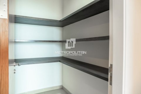 Apartment in Palm Jumeirah, Dubai 3 bedrooms, 262 sq.m. № 73753 - photo 12