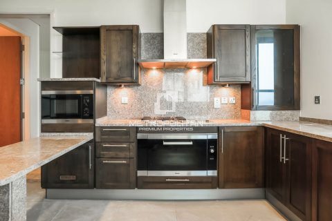 Apartment in Palm Jumeirah, Dubai 3 bedrooms, 262 sq.m. № 73753 - photo 3