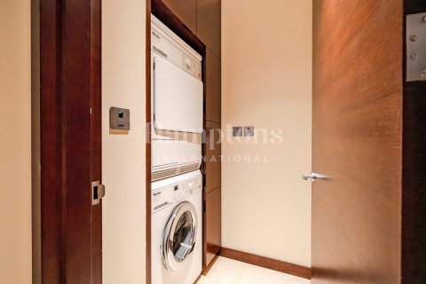 Снять в аренду квартиру в Бурдж-Халифе, Дубай: 2 спальни, 190.72985900м², № 63843 - фото 4