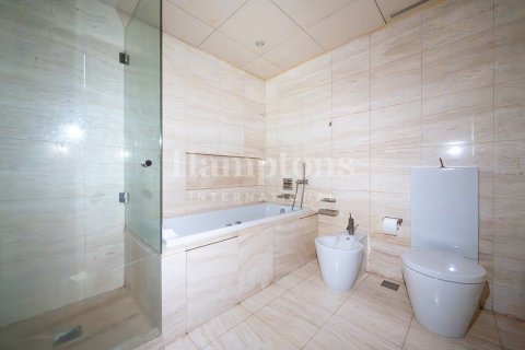 Снять в аренду квартиру в Бурдж-Халифе, Дубай: 1 спальня, 76.73787800м², № 63844 - фото 3