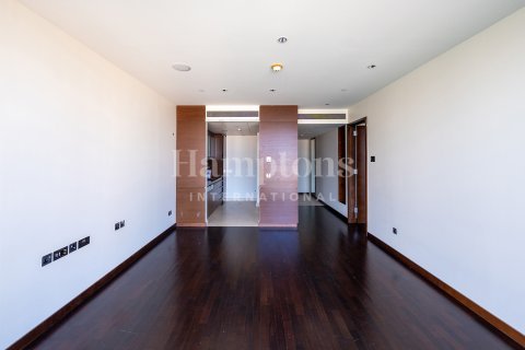 Снять в аренду квартиру в Бурдж-Халифе, Дубай: 1 спальня, 76.73787800м², № 63844 - фото 16