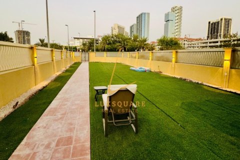 Villa en Jumeirah Village Circle, Dubai, 4 dormitorios, 467 m², № 83393 - foto 25