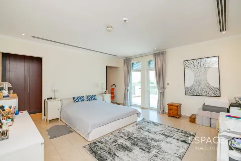 Villa en Regional, Jumeirah Park, Dubai, 4 dormitorios, 403 m², № 62271 - foto 6