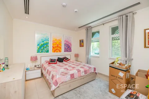 Villa en Regional, Jumeirah Park, Dubai, 4 dormitorios, 403 m², № 62271 - foto 10