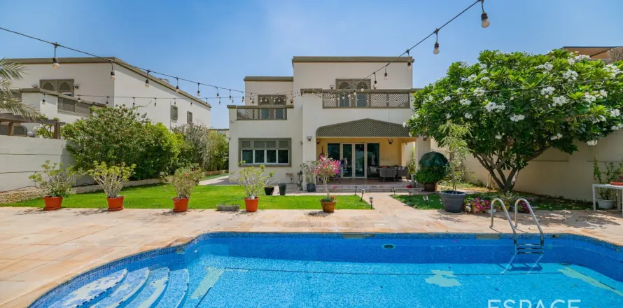 Villa en Regional, Jumeirah Park, Dubai, 4 dormitorios, 403 m², № 62271