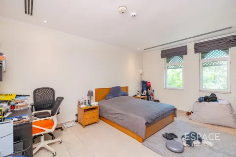 Villa en Regional, Jumeirah Park, Dubai, 4 dormitorios, 403 m², № 62271 - foto 8