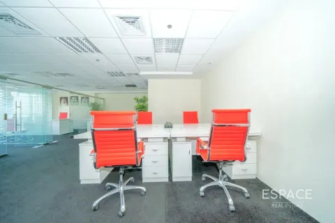 Bureau à Jumeirah Lake Towers, Dubai, 102 m², № 62203 - photo 7