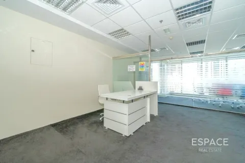 Bureau à Jumeirah Lake Towers, Dubai, 102 m², № 62203 - photo 2