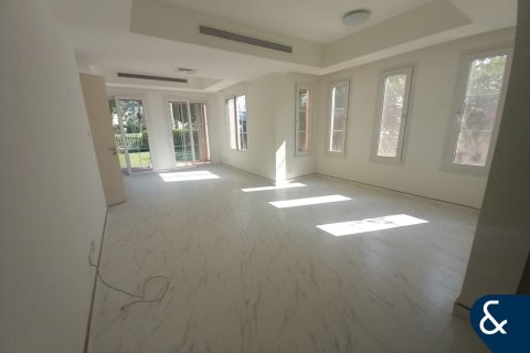 Снять в аренду виллу в The Springs, Дубай: 3 спальни, 251м², № 79169 - фото 9