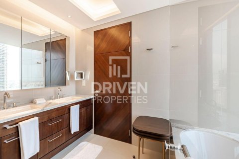 Apartment in The Address Sky View Towers, Downtown Dubai (Downtown Burj Dubai), Dubai 3 bedrooms, 187.76 sq.m. № 128266 - photo 19