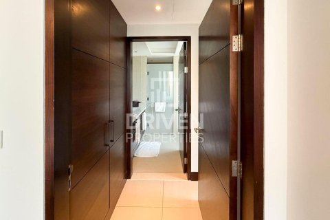 Apartment in The Address Sky View Towers, Downtown Dubai (Downtown Burj Dubai), Dubai 3 bedrooms, 187.76 sq.m. № 128264 - photo 12
