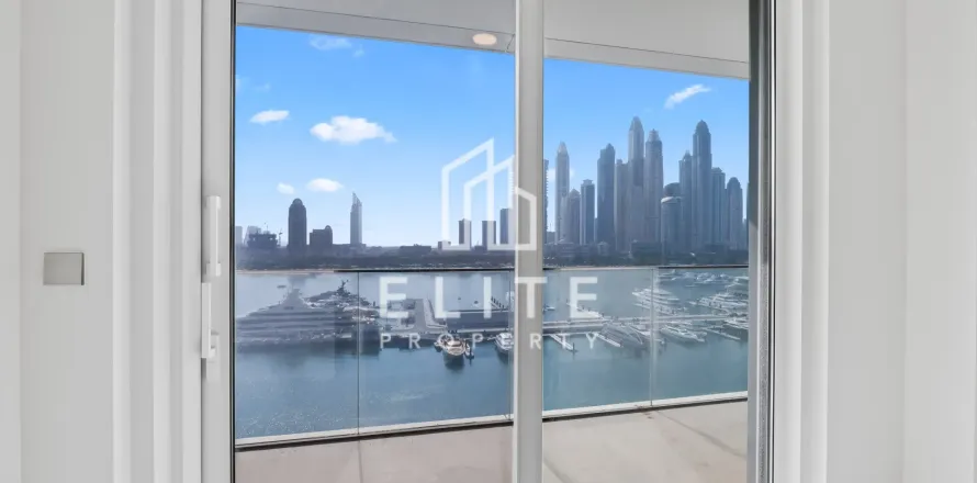 Apartment in EMAAR Beachfront, Dubai Harbour, Dubai 3 bedrooms, 171 sq.m. № 59384