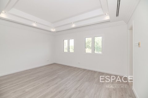 Villa en Meadows, Dubai, 5 dormitorios, 489 m², № 62007 - foto 8