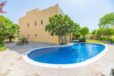 Villa en Meadows, Dubai, 5 dormitorios, 489 m², № 62007 - foto 20