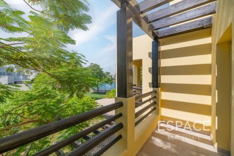 Villa en Meadows, Dubai, 5 dormitorios, 489 m², № 62007 - foto 15