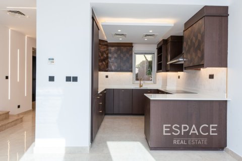 Снять в аренду виллу в Palmera 4, Арабиан Ранчес, Дубай: 2 спальни, 175м², № 61993 - фото 5