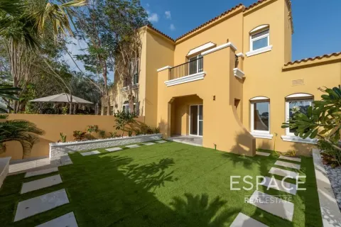 Снять в аренду виллу в Palmera 4, Арабиан Ранчес, Дубай: 2 спальни, 175м², № 61993 - фото 1