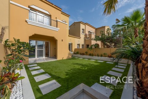 Снять в аренду виллу в Palmera 4, Арабиан Ранчес, Дубай: 2 спальни, 175м², № 61993 - фото 18
