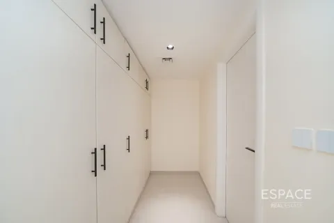 Villa en Meadows, Dubai, 5 dormitorios, 371 m², № 62008 - foto 17