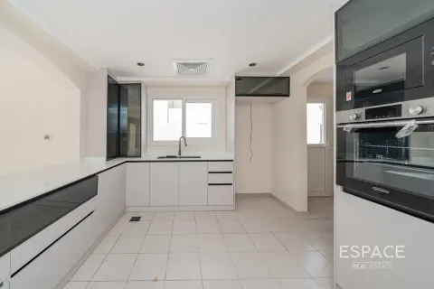 Villa en Meadows, Dubai, 5 dormitorios, 371 m², № 62008 - foto 3