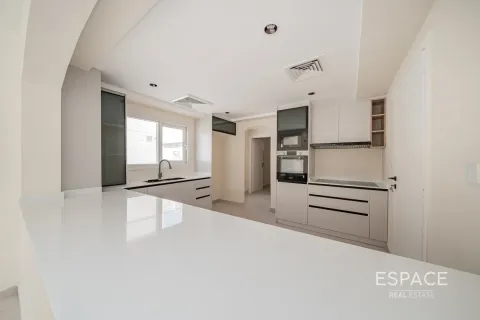 Villa en Meadows, Dubai, 5 dormitorios, 371 m², № 62008 - foto 4