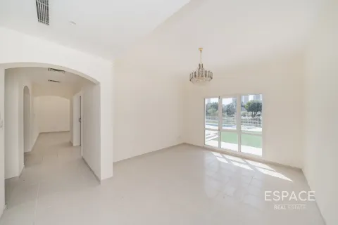 Villa en Meadows, Dubai, 5 dormitorios, 371 m², № 62008 - foto 6