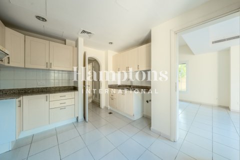 Villa in Springs 2, The Springs, Dubai 3 bedrooms, 420.85059000 sq.m. № 69326 - photo 3